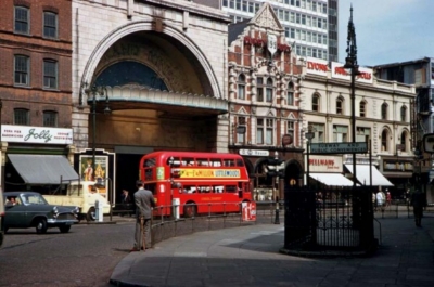 Piccadilly Circus 1961 - Coventry Street.jpg. Click on the picture to enlarge
